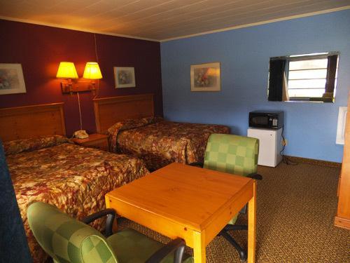 Relax Inn Franklin Room photo